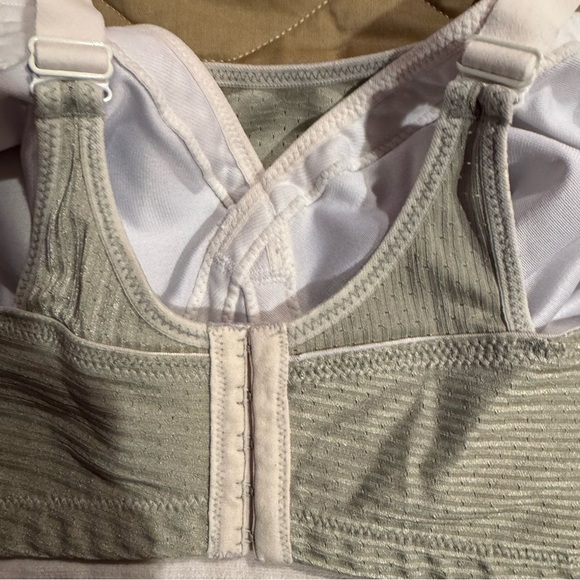 Two Glamorise Sports Bra 46DD White Grey Custom Control Support Adjustable - Picture 9 of 16